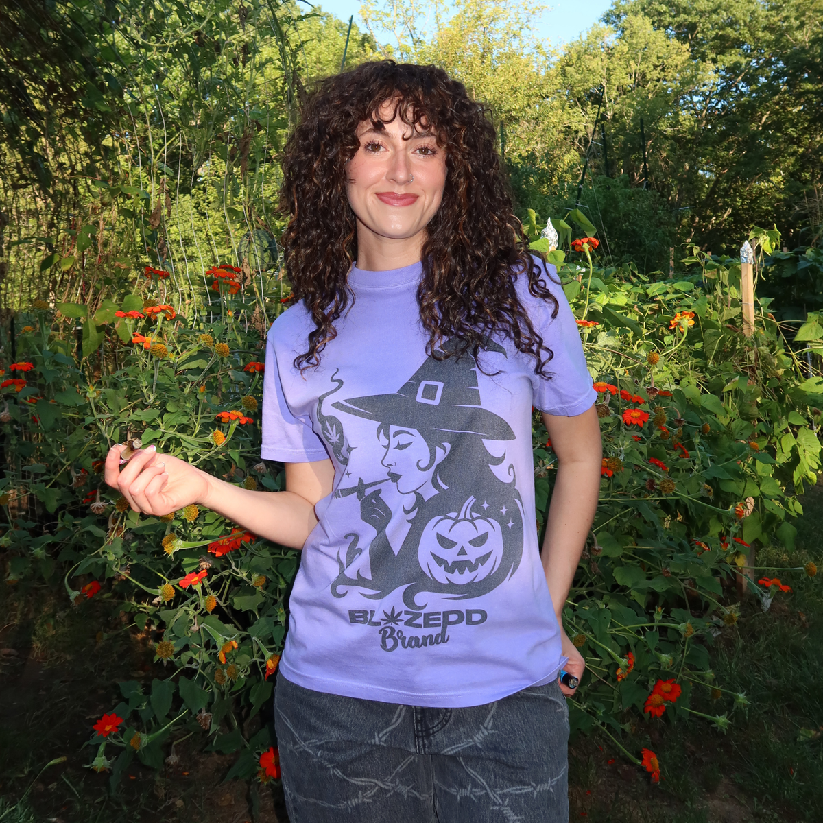 WEEDY WITCH TEE